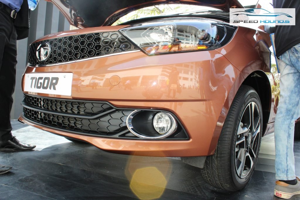 Tata Tigor Front grille and fog lamp