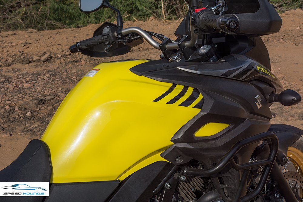 Suzuki Versys 650 XT ABS fuel tank