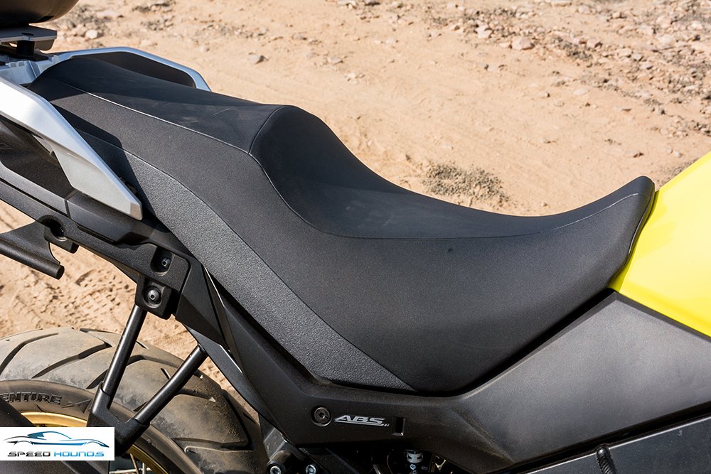 Suzuki Versys 650 XT ABS seats