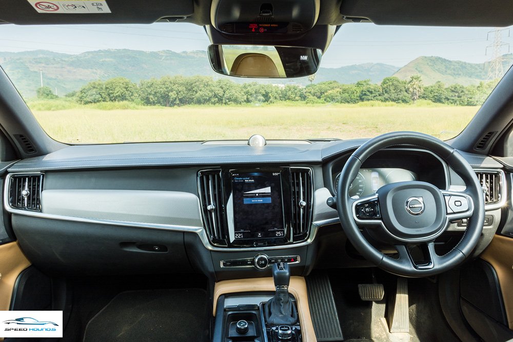 Volvo V90 Cross Country Review