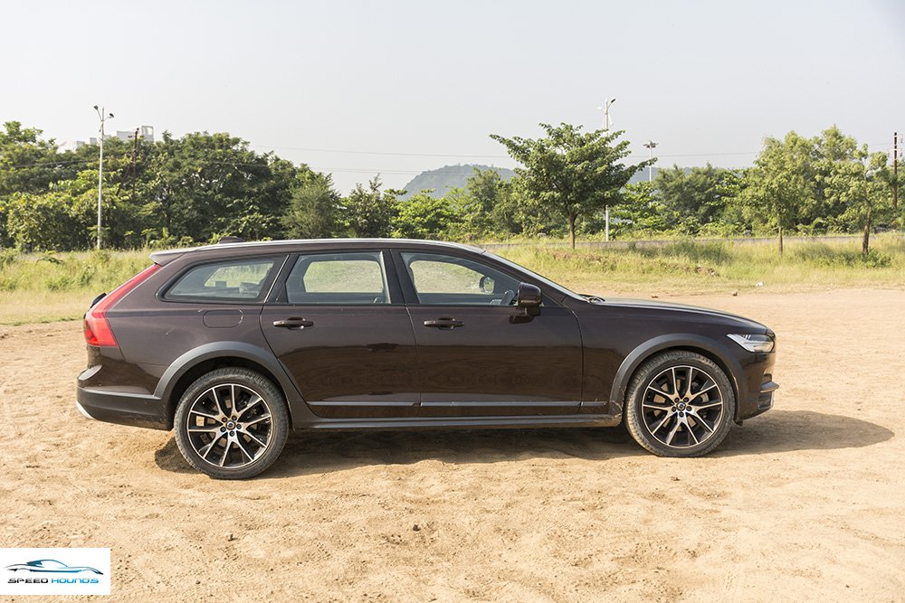 Volvo V90 Cross Country Review