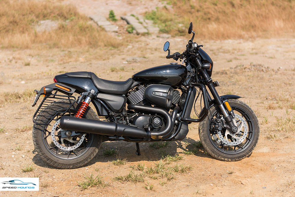Harley Davidson Street Rod side