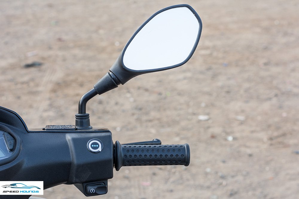 Aprilia SR 150 Race mirror Review