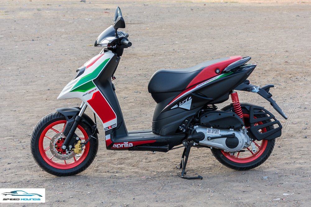 Aprilia SR 150 Race side Review