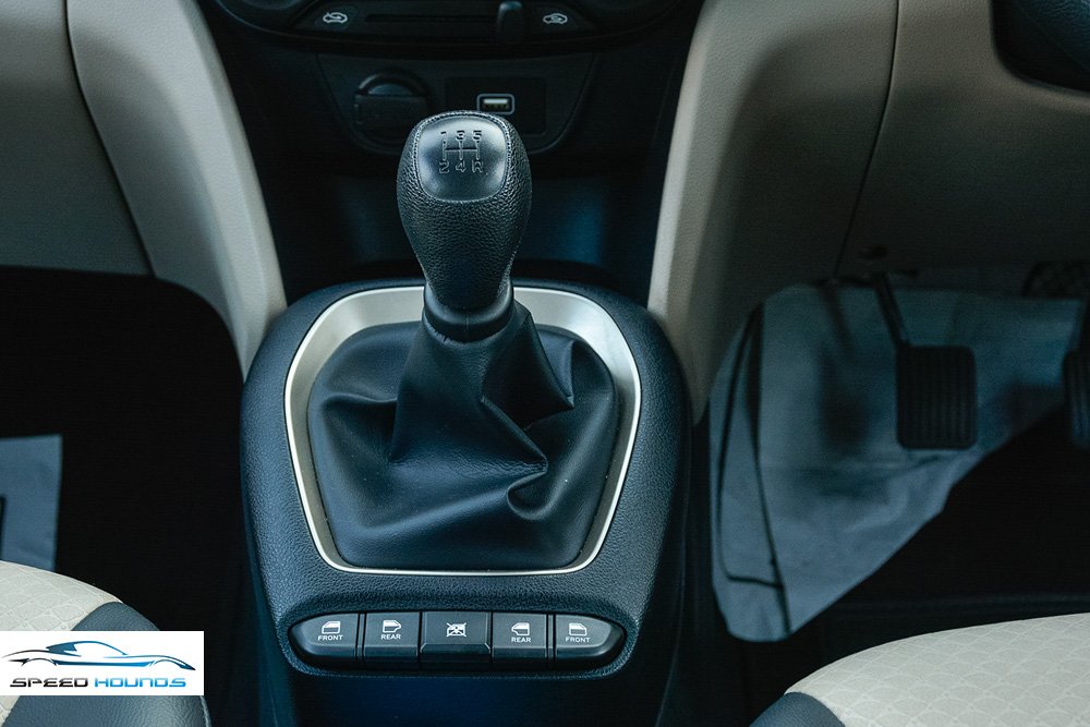hyundai santro interior
