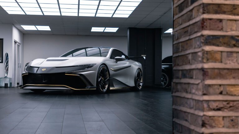 Naran hyper-coupé revealed
