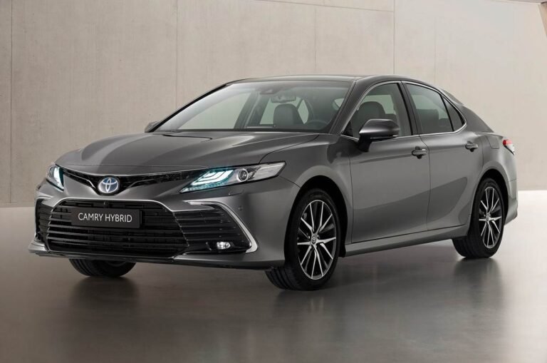 2021 Toyota Camry facelift revealed