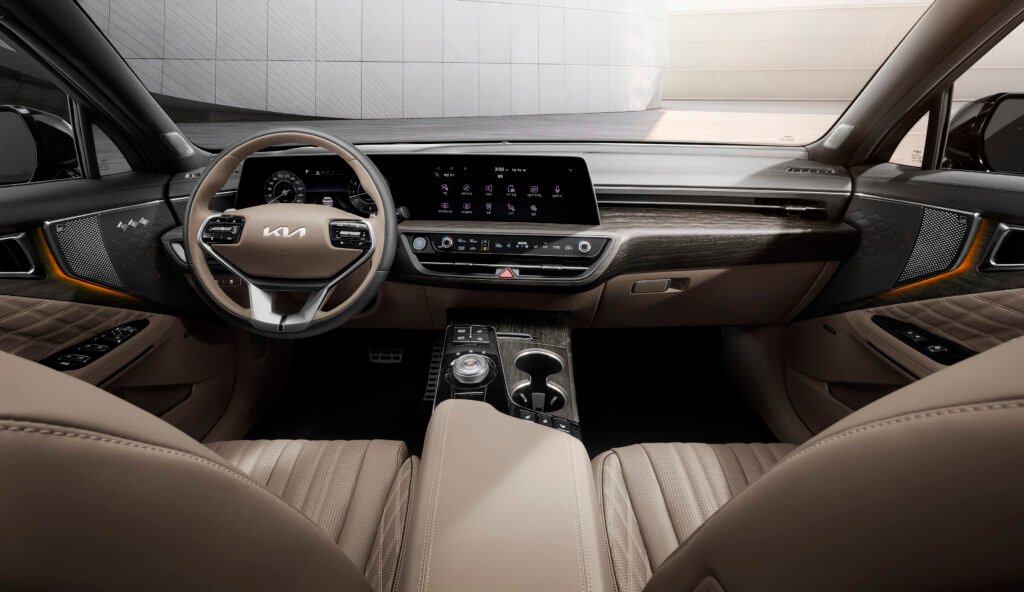 Kia K8 Sedan