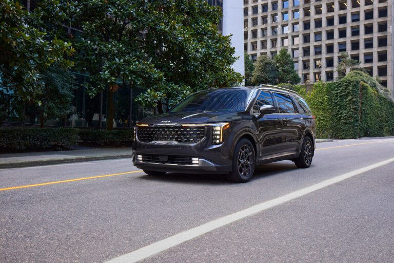 Kia Carnival Hybrid to debut at the 2024 Canadian International AutoShow