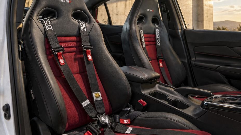 Front seats inside the Nissan Sentra Spec-V concept